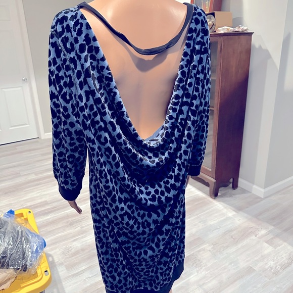 Victoria Secret velvet blue and black dress. - Picture 3 of 4